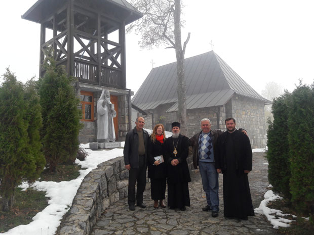 Американка запевала извика